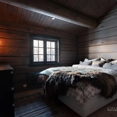 Luxury Log Cabing, Cross-country Ski-in Out, Familiy Getaway In Great Location 4*